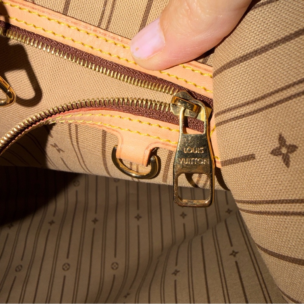 Louis Vuitton Tan and Brown delightful Monogram Shoulder Bag - Picture 9 of 12